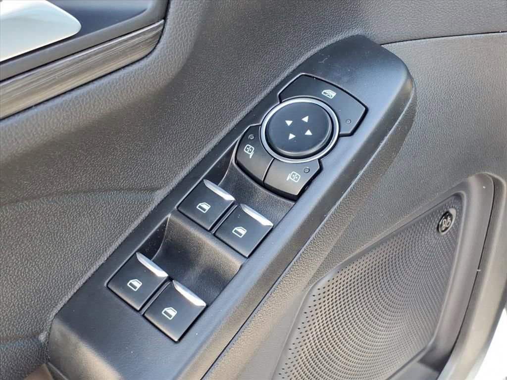 New 2026 Ford Escape SE w/ PHEV Premium Package FWD image 17