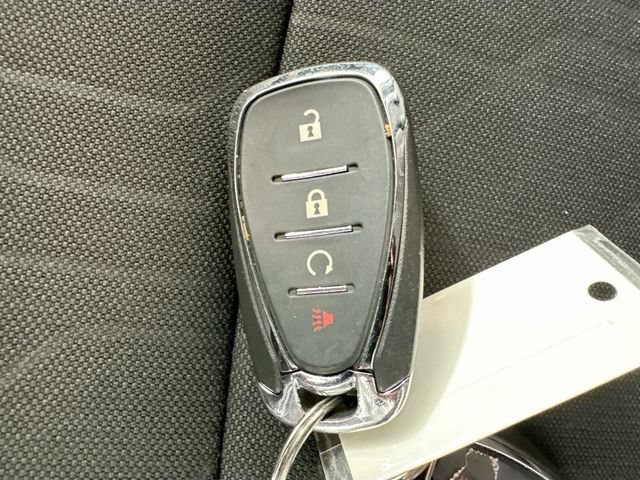 Used 2020 Chevrolet Trax LT w/ LT Convenience Package AWD/4WD image 17