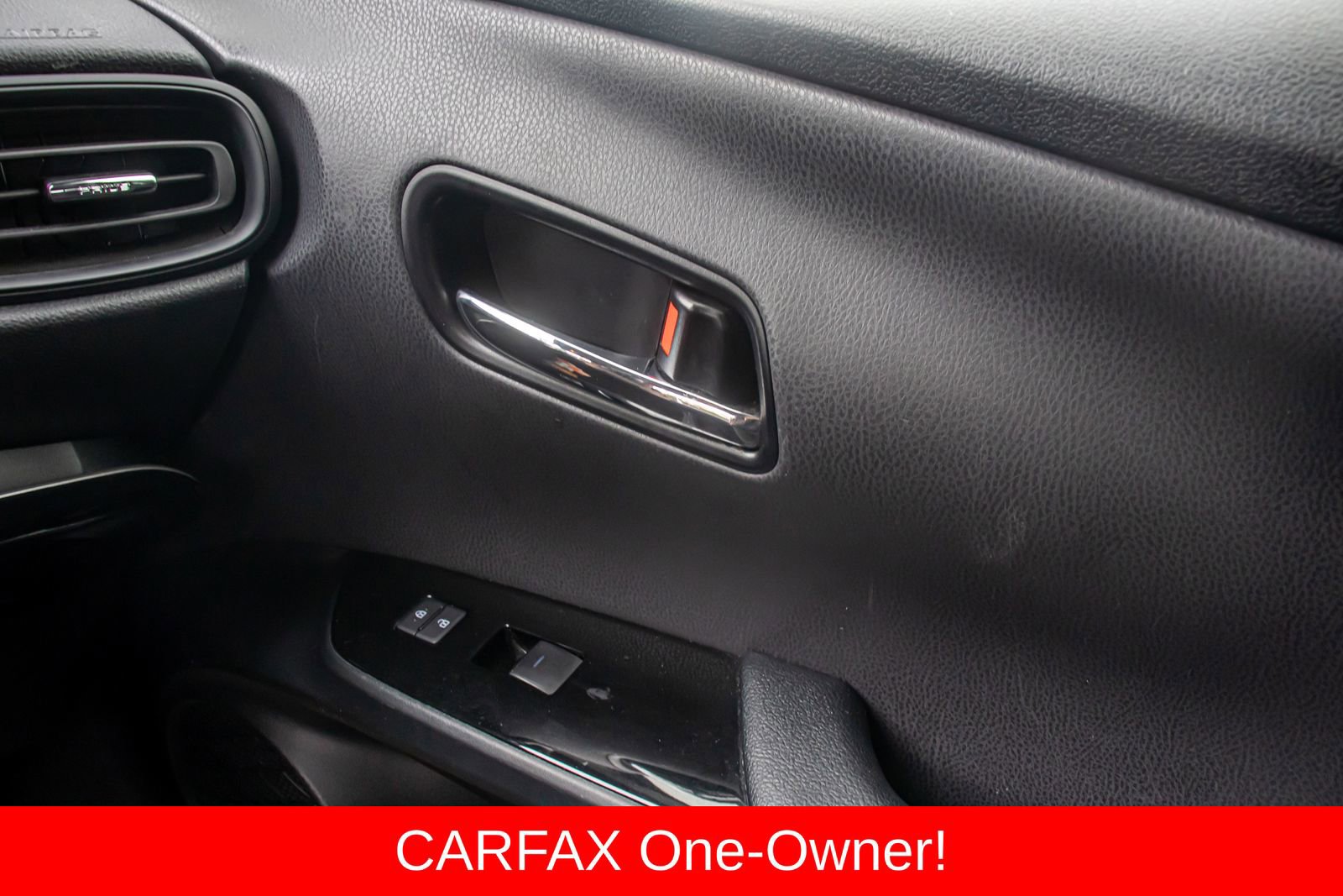 Used 2022 Toyota Prius LE image 22