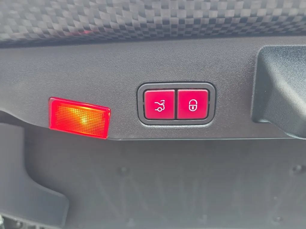 Used 2013 Mercedes-Benz SL 63 AMG image 47