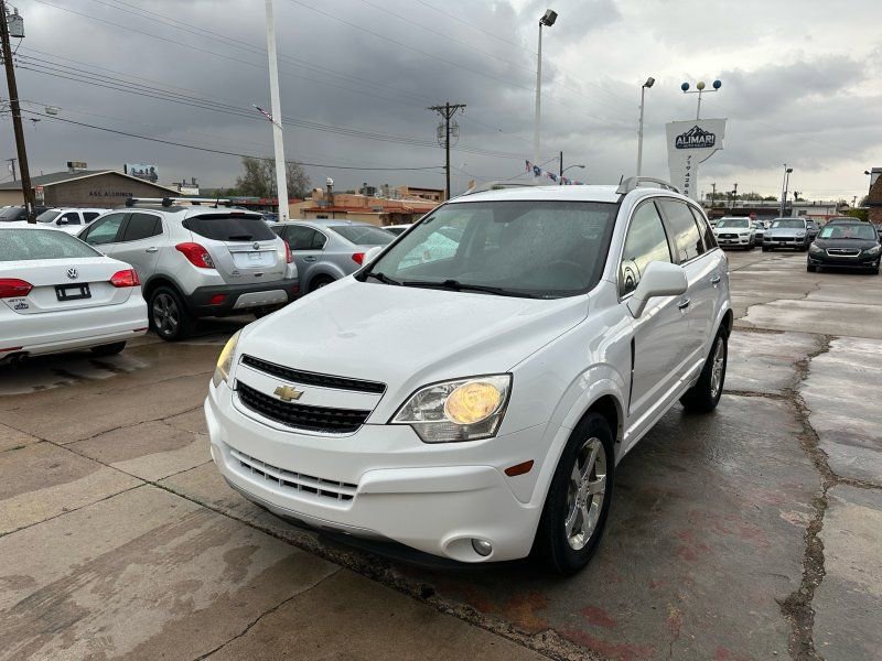 Used 2013 Chevrolet Captiva Sport LT FWD image 3