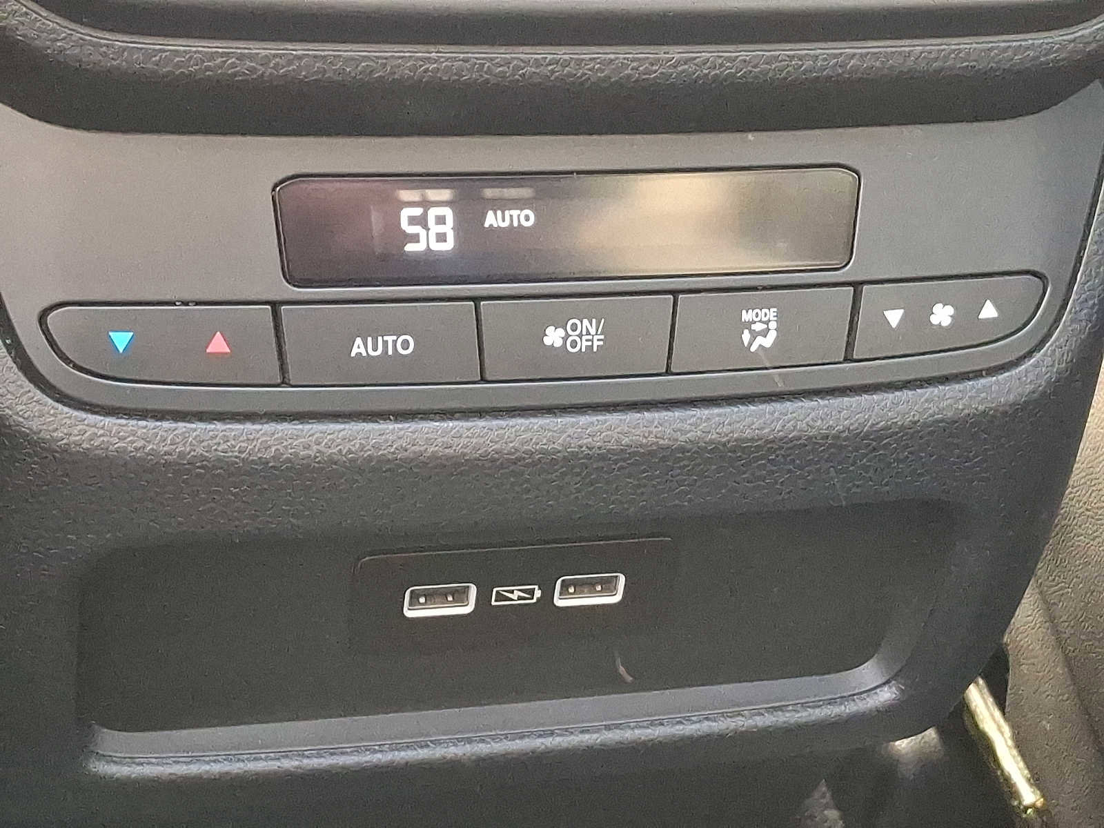 Used 2023 Honda Pilot Touring image 13