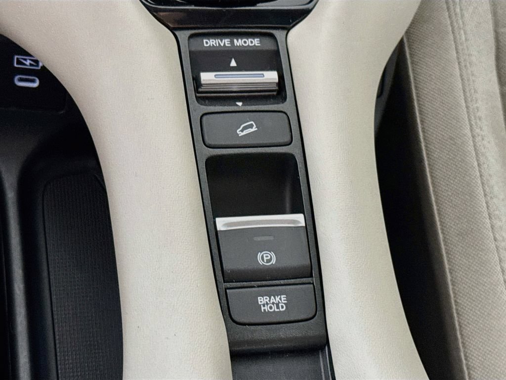 Used 2025 Honda HR-V LX image 10