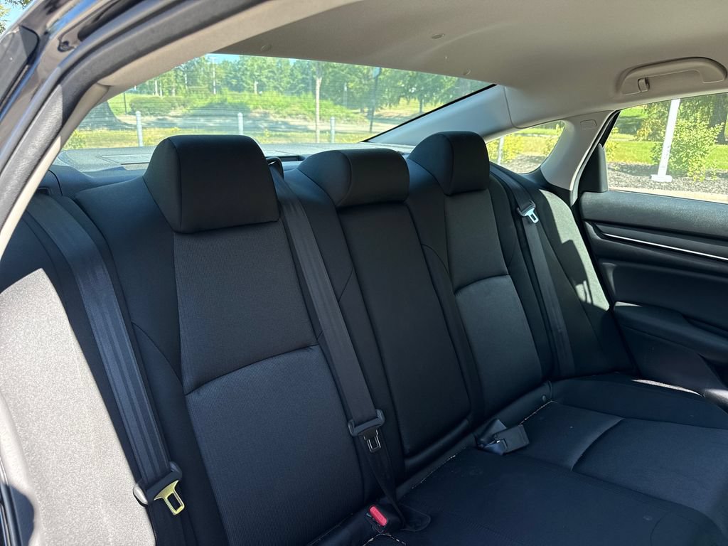 Used 2022 Honda Accord LX image 34