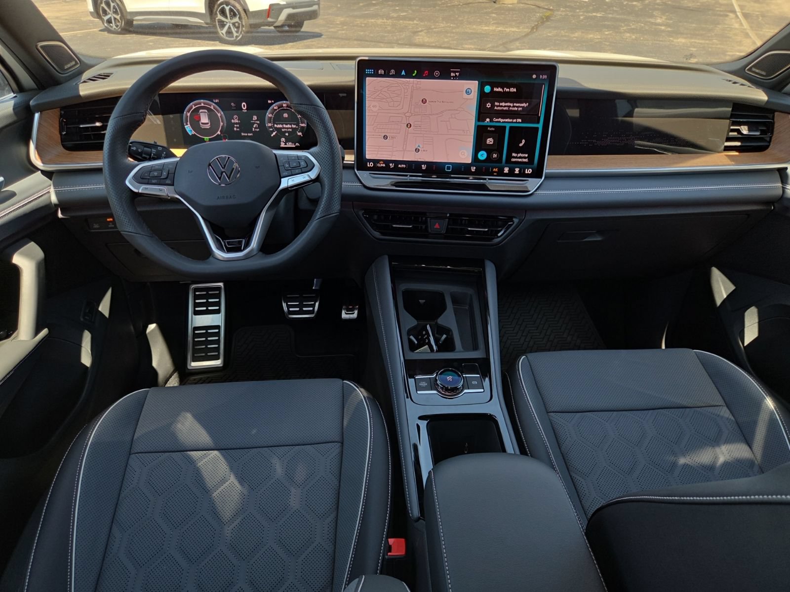 New 2026 Volkswagen Tiguan SEL R-Line AWD/4WD image 24