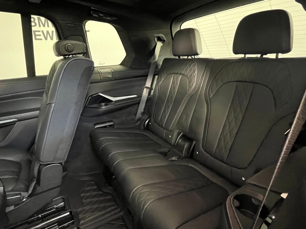 Certified 2025 BMW X7 M60i AWD/4WD image 18