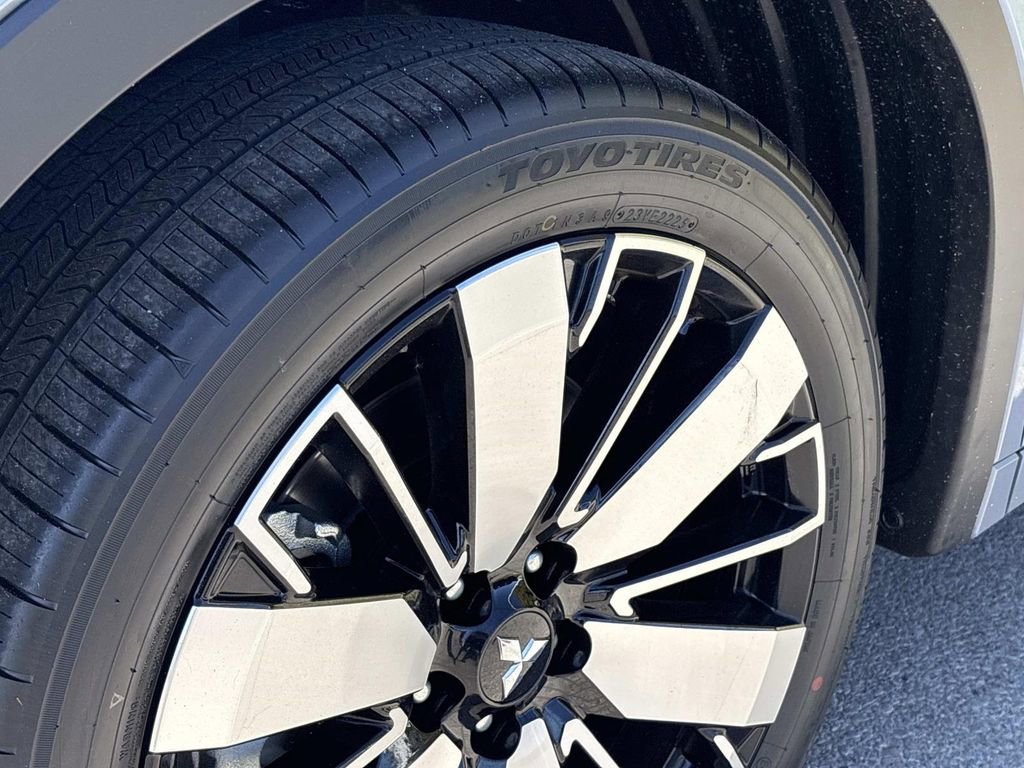 New 2026 Mitsubishi Outlander SEL FWD image 9