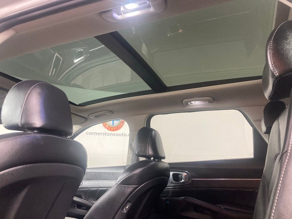 Certified 2022 Kia Sorento SX image 17
