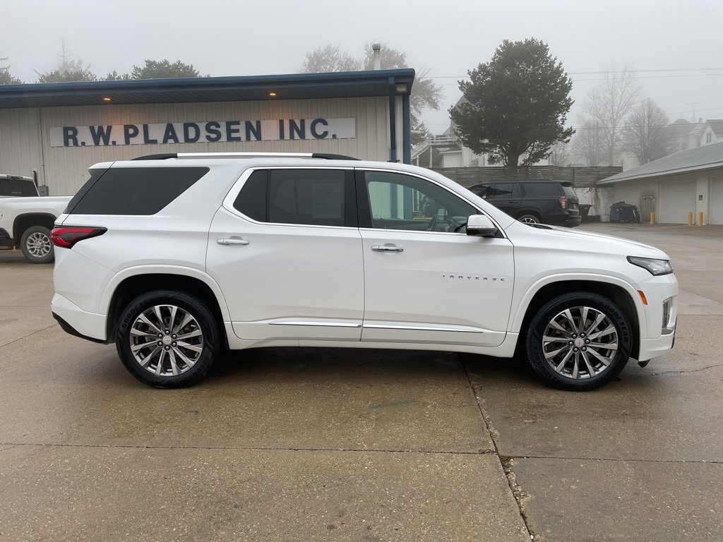 Used 2023 Chevrolet Traverse Premier w/ LPO, Floor Liner Package image 21