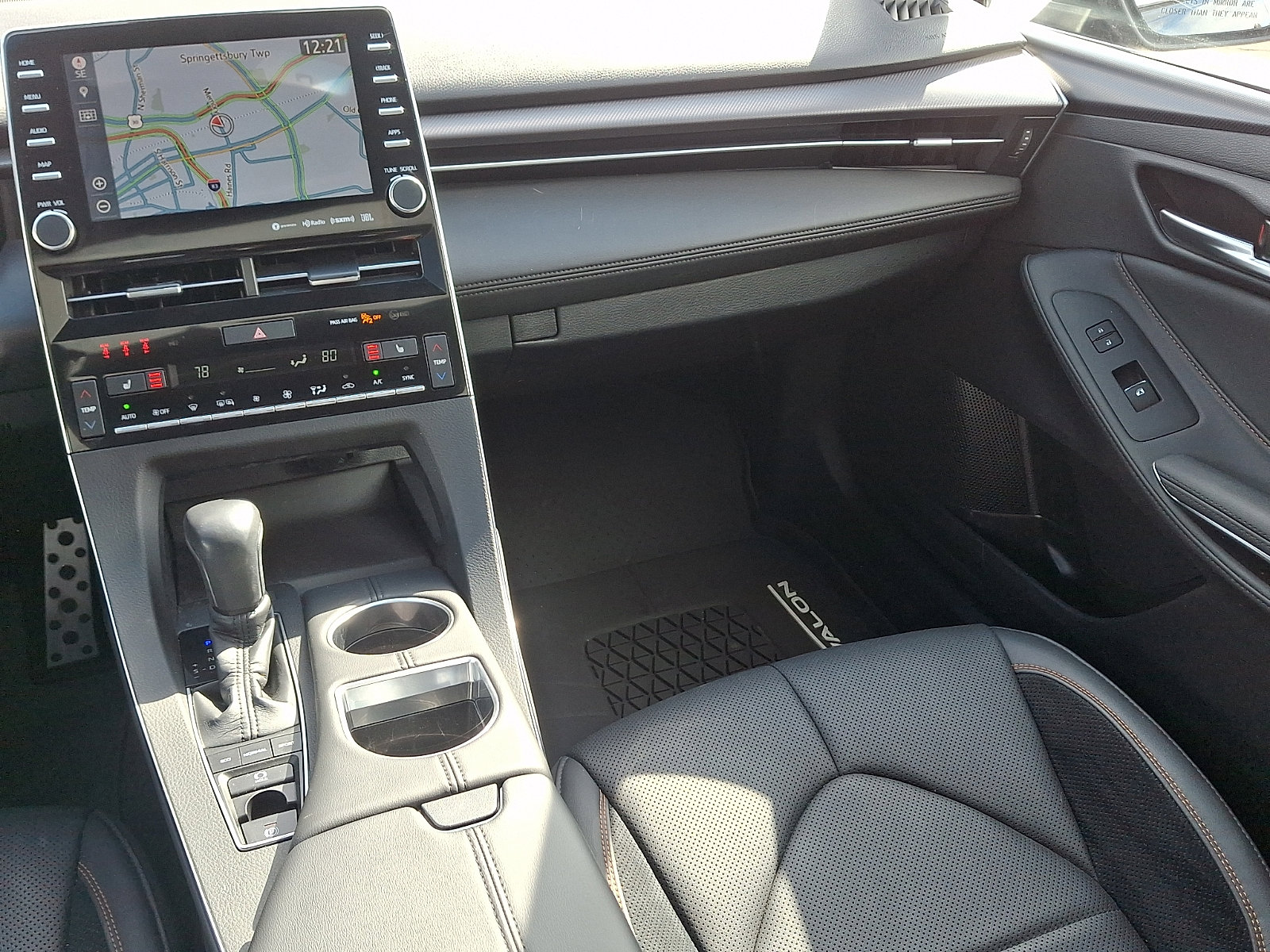 Used 2020 Toyota Avalon XSE w/ All Weather Liner Package image 16