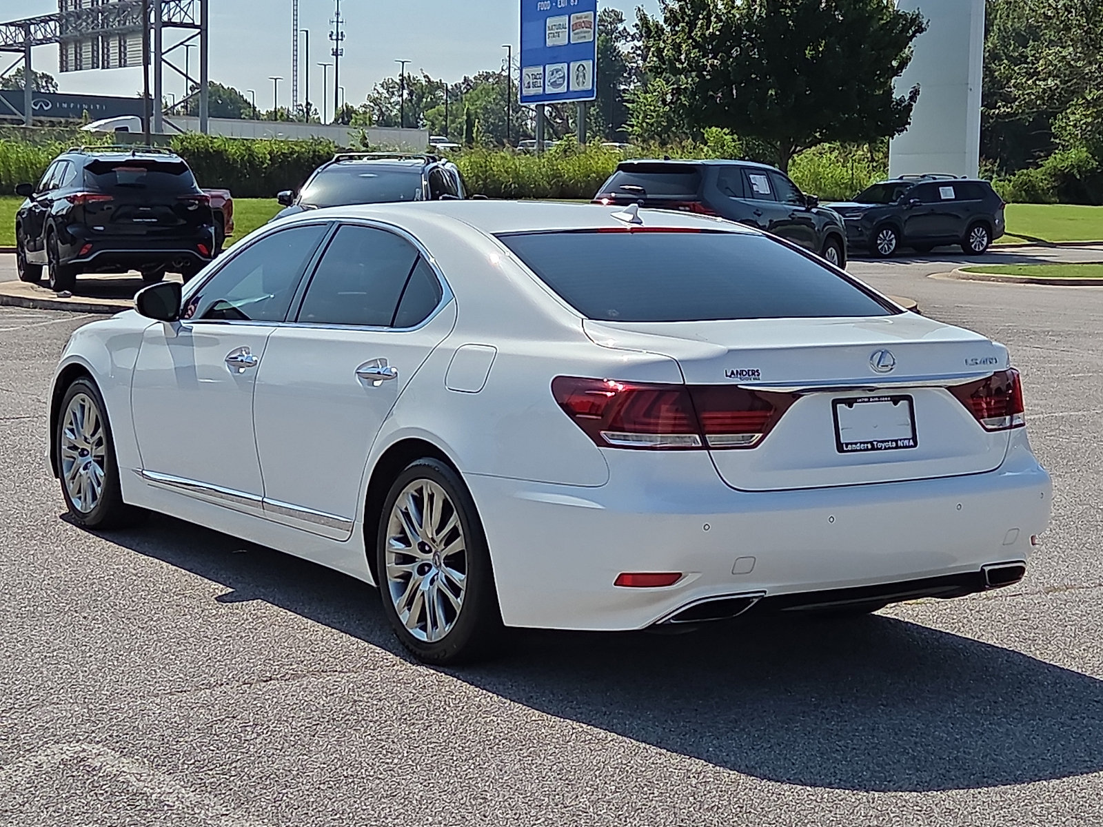Used 2013 Lexus LS 460 w/ Comfort Pkg RWD image 4