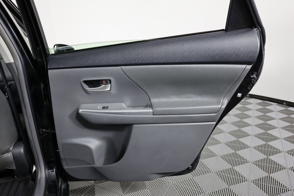 Used 2014 Toyota Prius V Two image 18