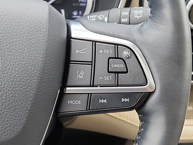 Certified 2020 Toyota Highlander Limited AWD/4WD image 22