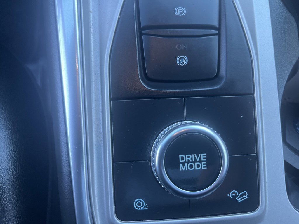 Used 2022 Ford Explorer XLT w/ Equipment Group 202A image 24