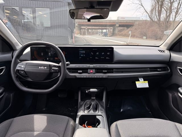 Used 2025 Kia K4 LXS image 19