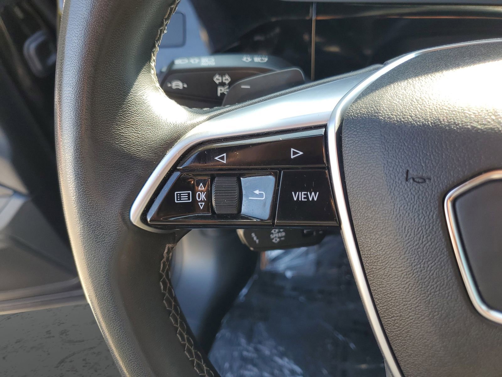 Used 2023 Audi e-tron Premium w/ Convenience Plus Package image 26