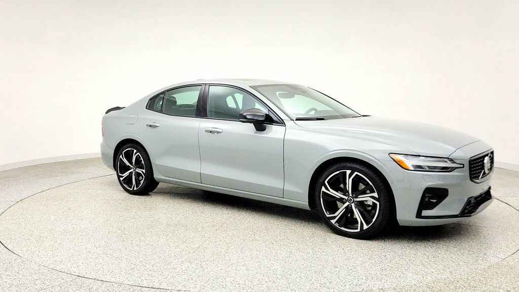 Used 2024 Volvo S60 B5 Plus w/ Climate Package FWD image 3