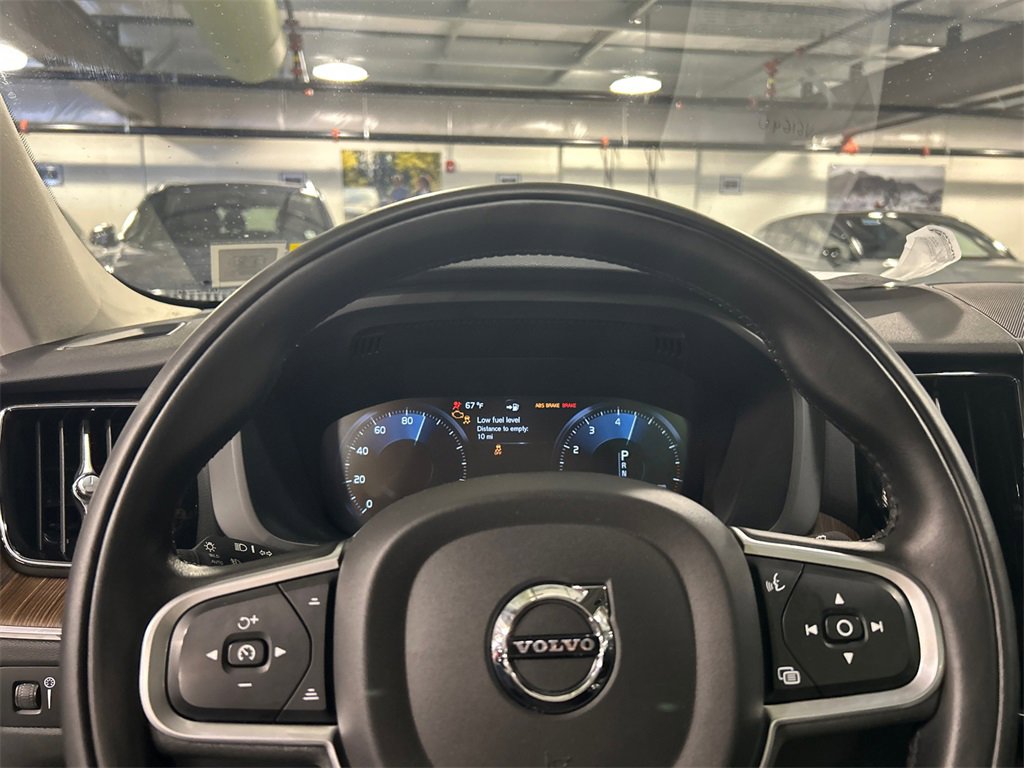 Certified 2021 Volvo XC60 T5 Momentum w/ Premium Package image 12