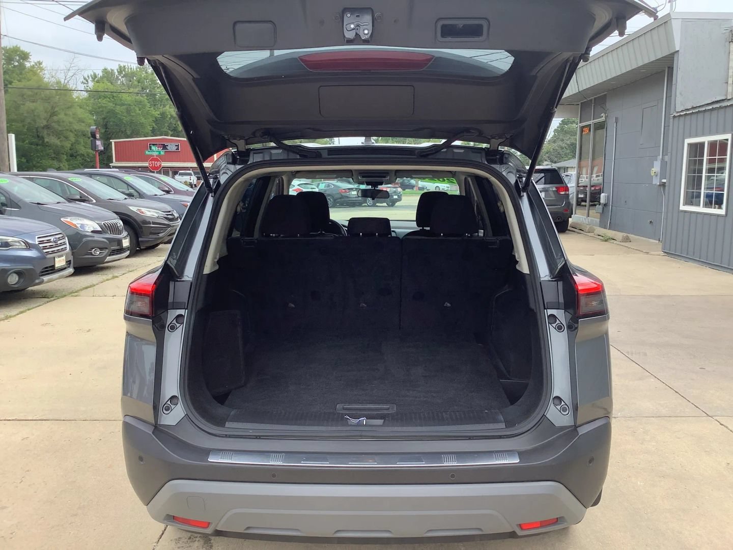 Used 2023 Nissan Rogue SV AWD/4WD image 13