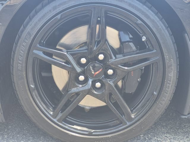 Used 2022 Chevrolet Corvette Stingray Coupe w/ Z51 Performance Package RWD image 7