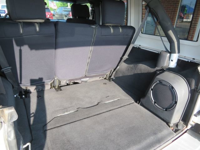 Used 2010 Jeep Wrangler Unlimited Sahara w/ Dual Top Group AWD/4WD image 17