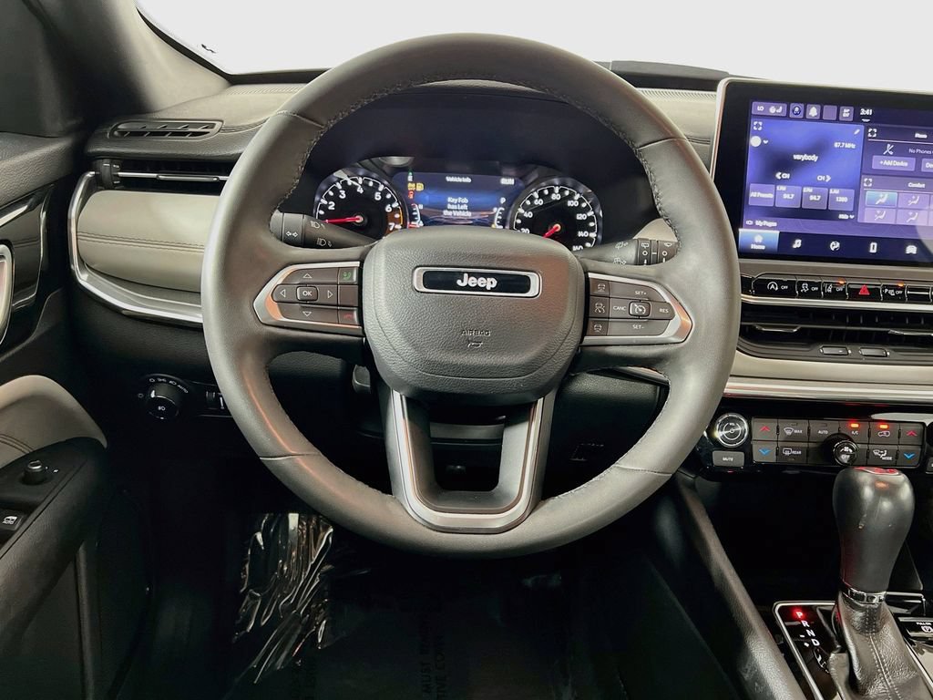 Used 2023 Jeep Compass Limited AWD/4WD image 11