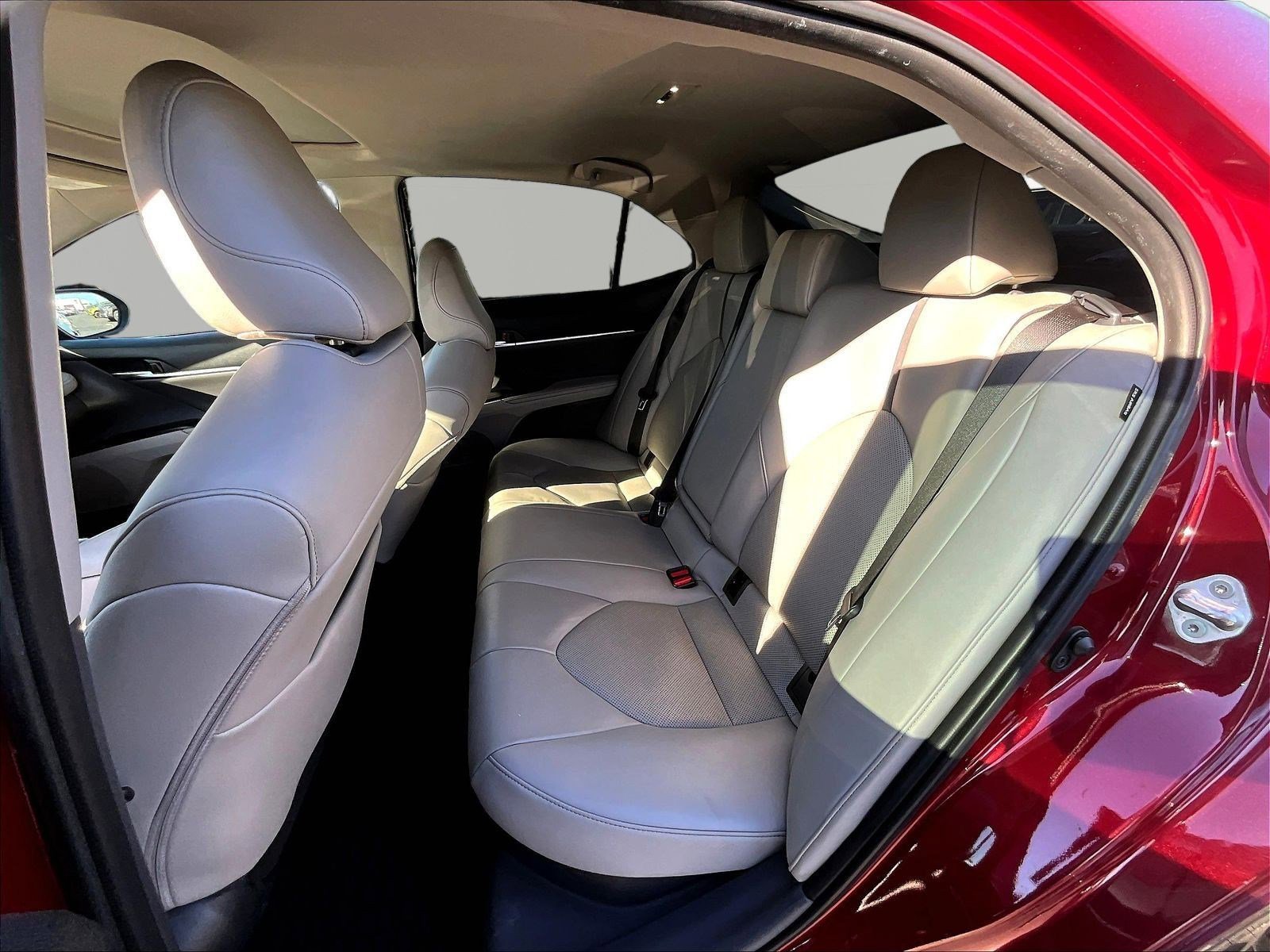 Used 2022 Toyota Camry XLE w/ Cold Weather Package FWD image 22