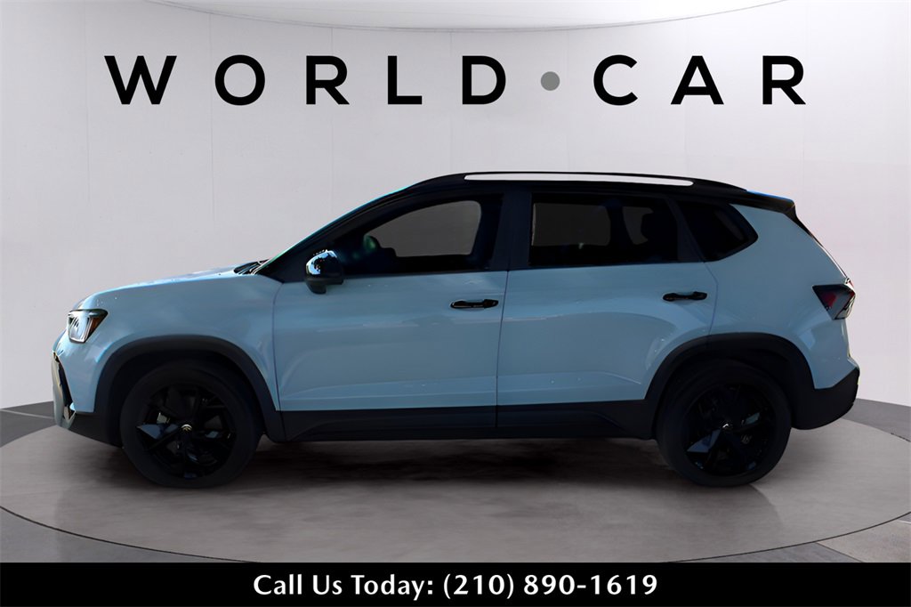 Used 2025 Volkswagen Taos SE image 4