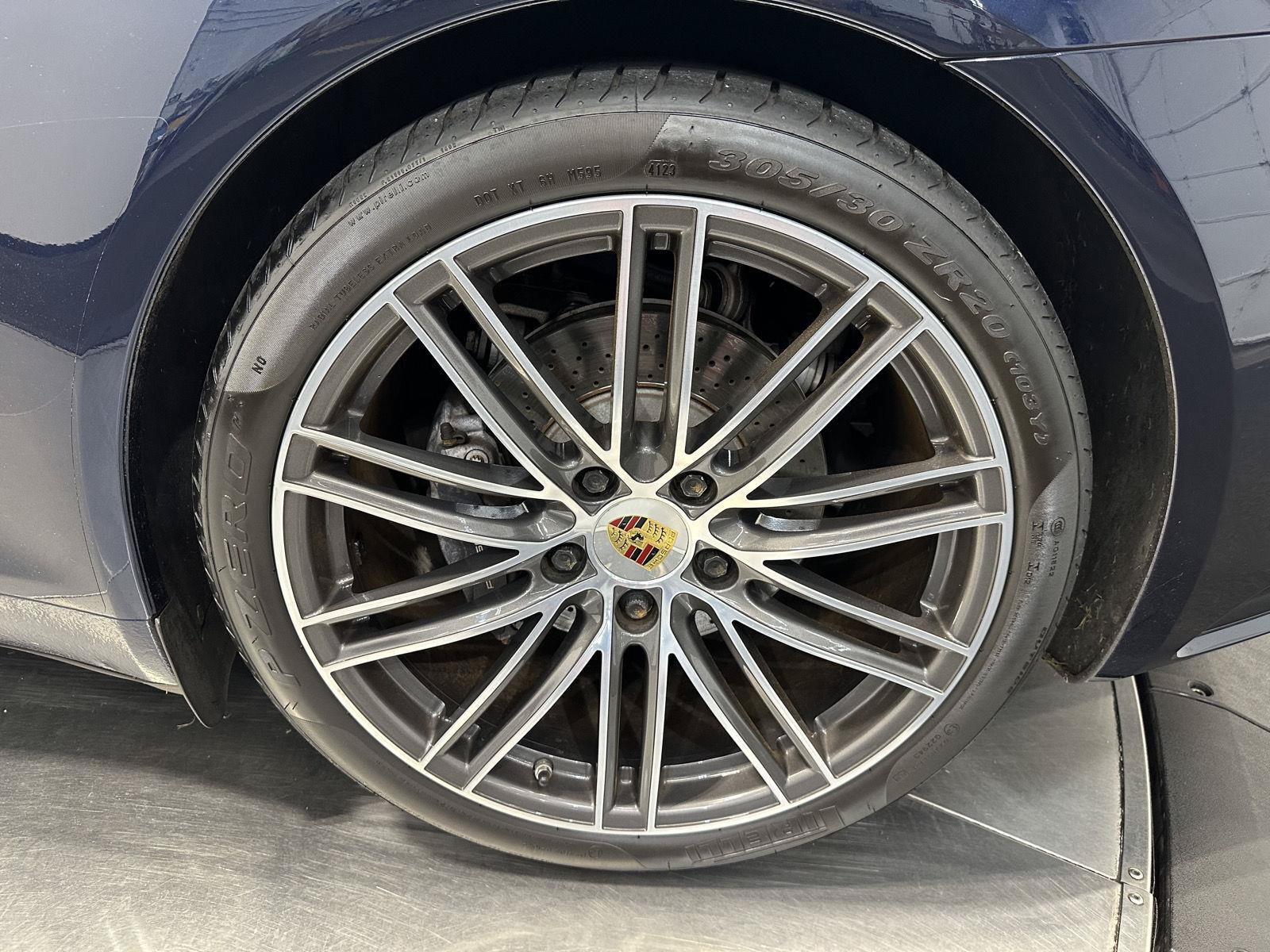 Certified 2018 Porsche 911 Carrera RWD image 12