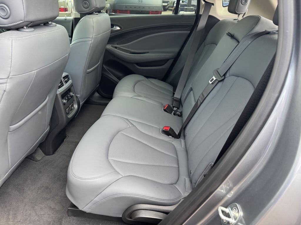 Used 2020 Buick Envision Essence AWD/4WD image 10