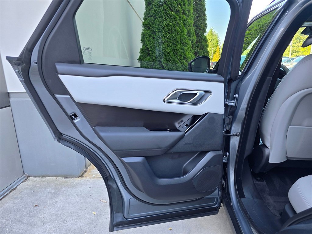 New 2026 Land Rover Range Rover Velar Dynamic SE image 24