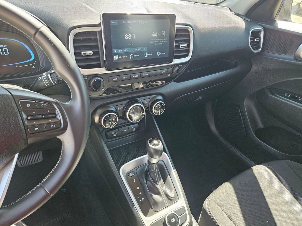 Used 2025 Hyundai Venue SEL image 20