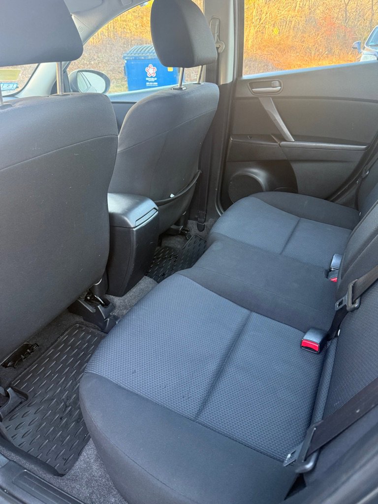 Used 2011 MAZDA MAZDA3 i Touring image 32