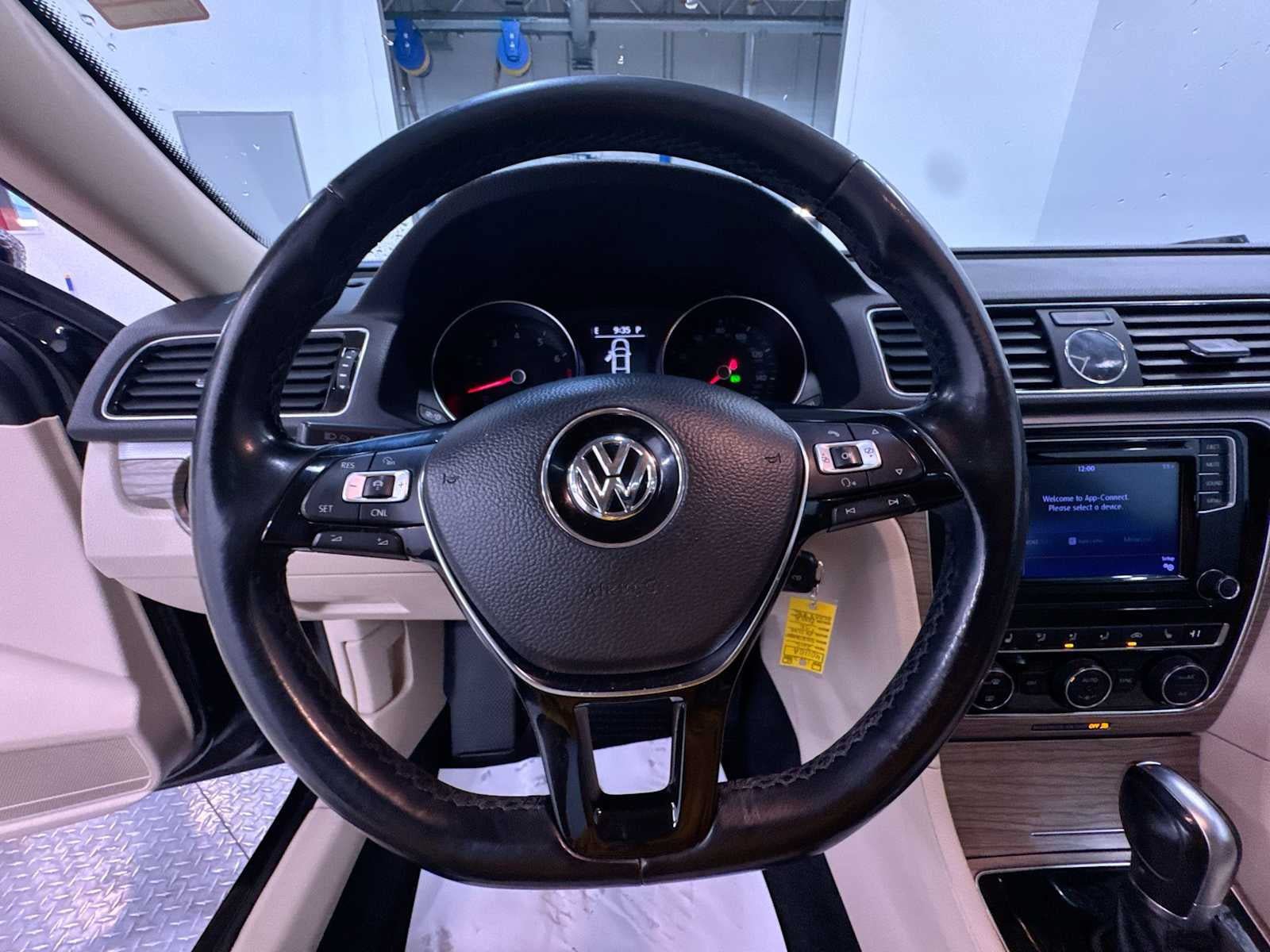 Used 2016 Volkswagen Passat 1.8T SE FWD image 15
