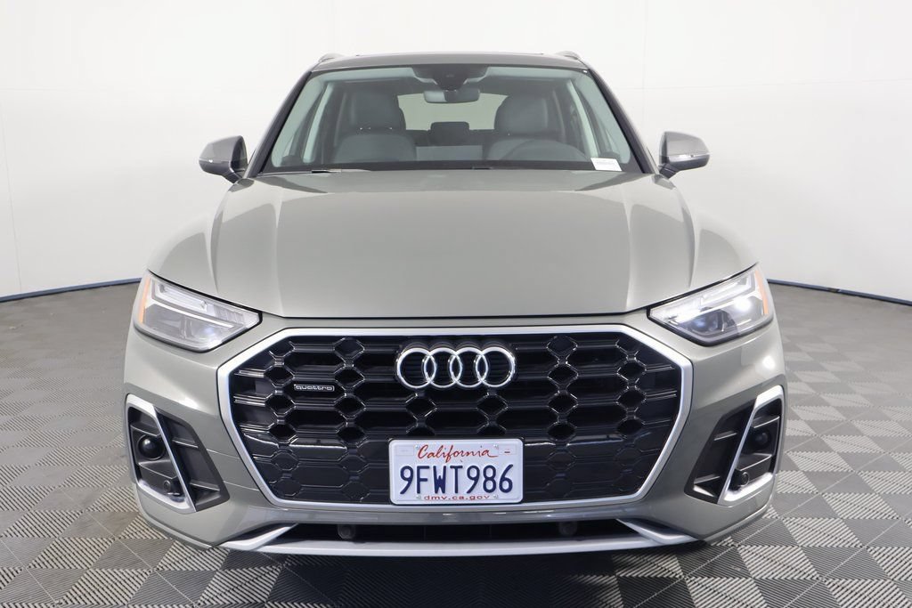 Used 2023 Audi Q5 2.0T Premium w/ Convenience Package AWD/4WD image 2