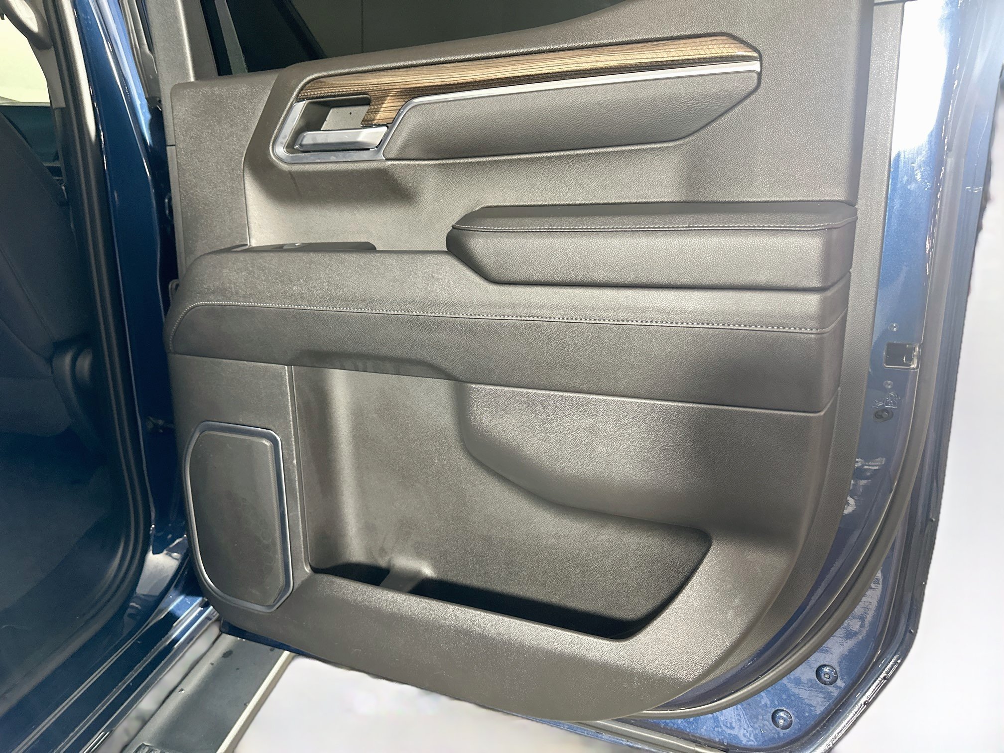 Used 2023 Chevrolet Silverado 1500 RST AWD/4WD image 29
