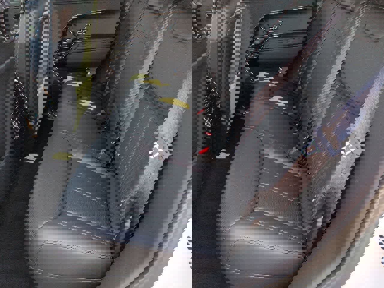 New 2026 Land Rover Range Rover Sport SE AWD/4WD image 19