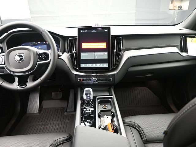 New 2026 Volvo XC60 B5 Ultra w/ Protection Package Premier AWD/4WD image 9