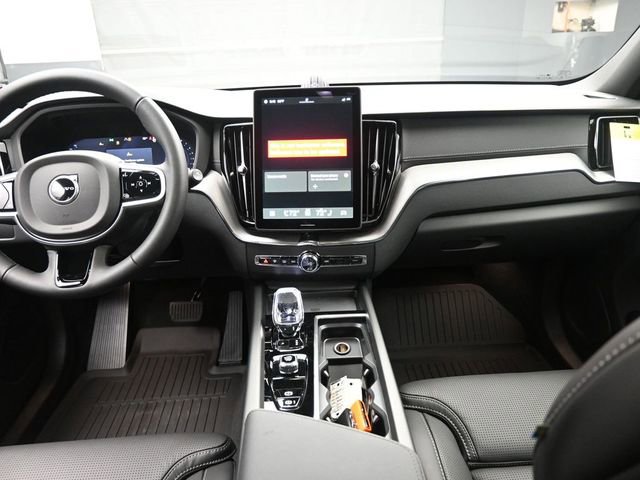 New 2026 Volvo XC60 B5 Ultra w/ Protection Package Premier AWD/4WD image 9