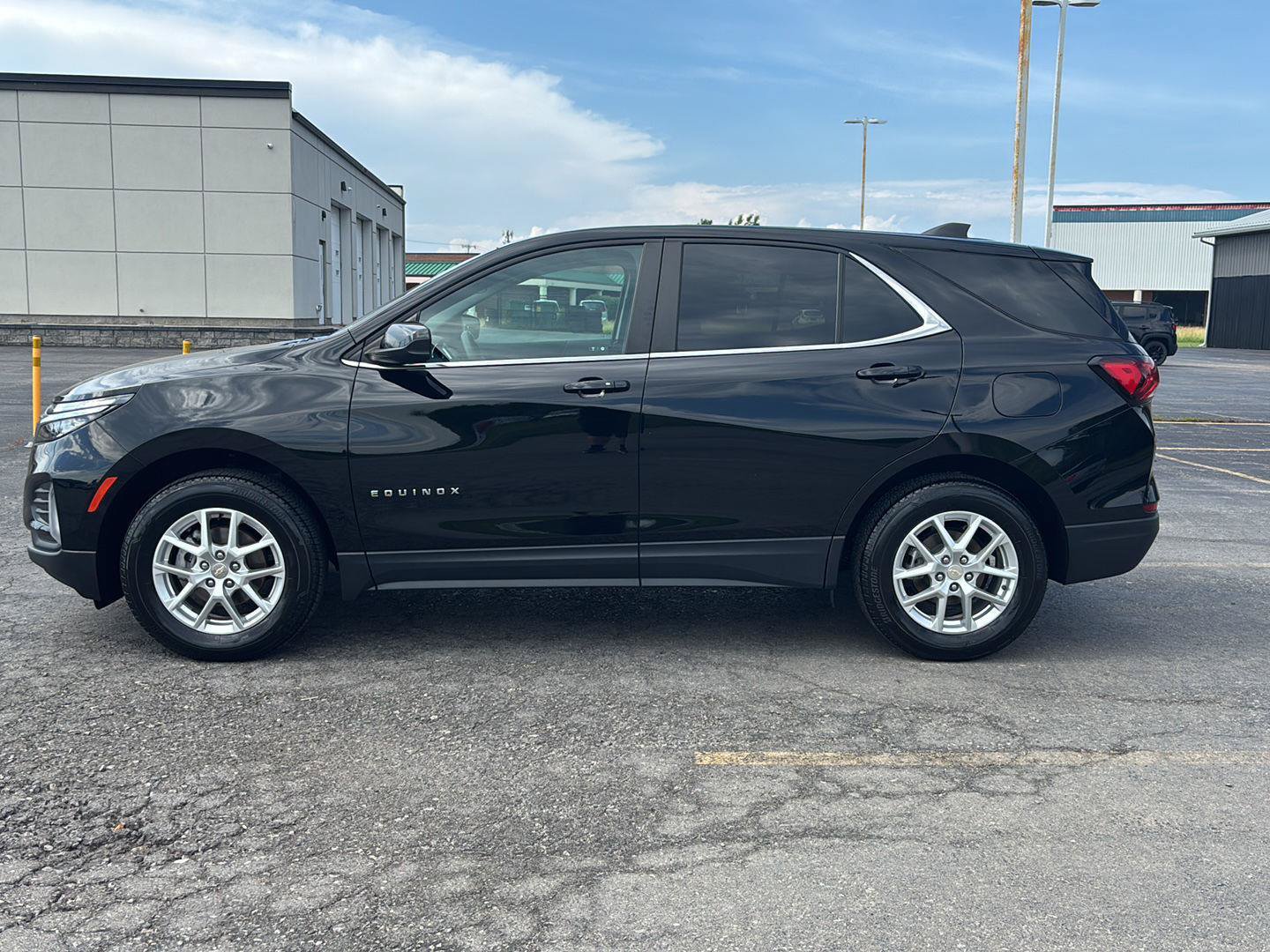 Used 2023 Chevrolet Equinox LT AWD/4WD image 4