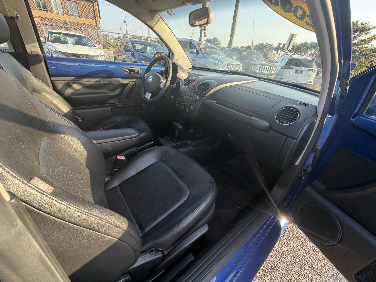 Used 2008 Volkswagen Beetle S FWD image 12