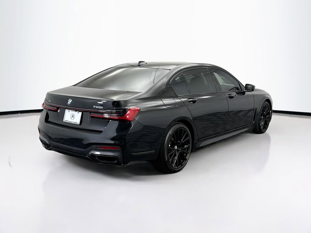 Used 2022 BMW 750i xDrive w/ Executive Package image 5
