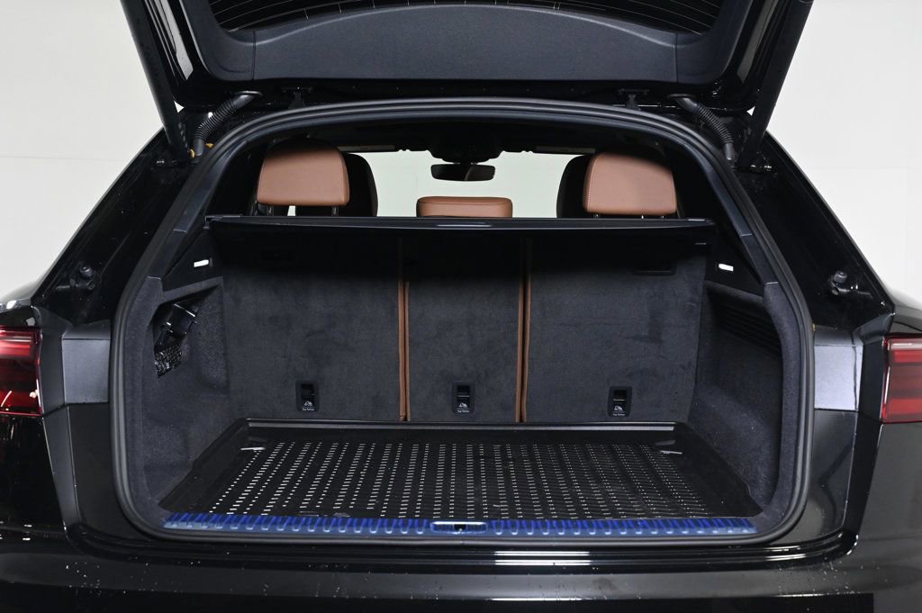 Used 2025 Audi Q8 Premium w/ Convenience Package image 21