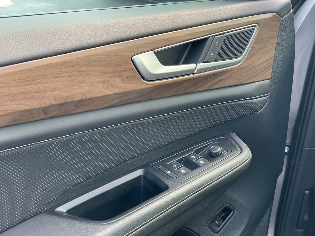 Certified 2025 Volkswagen Atlas SE w/ Black Wheel Package image 20