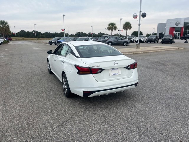 Used 2025 Nissan Altima 2.5 S image 8