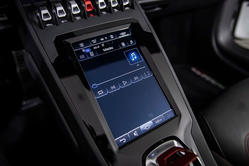 Used 2020 Lamborghini Huracan EVO image 36