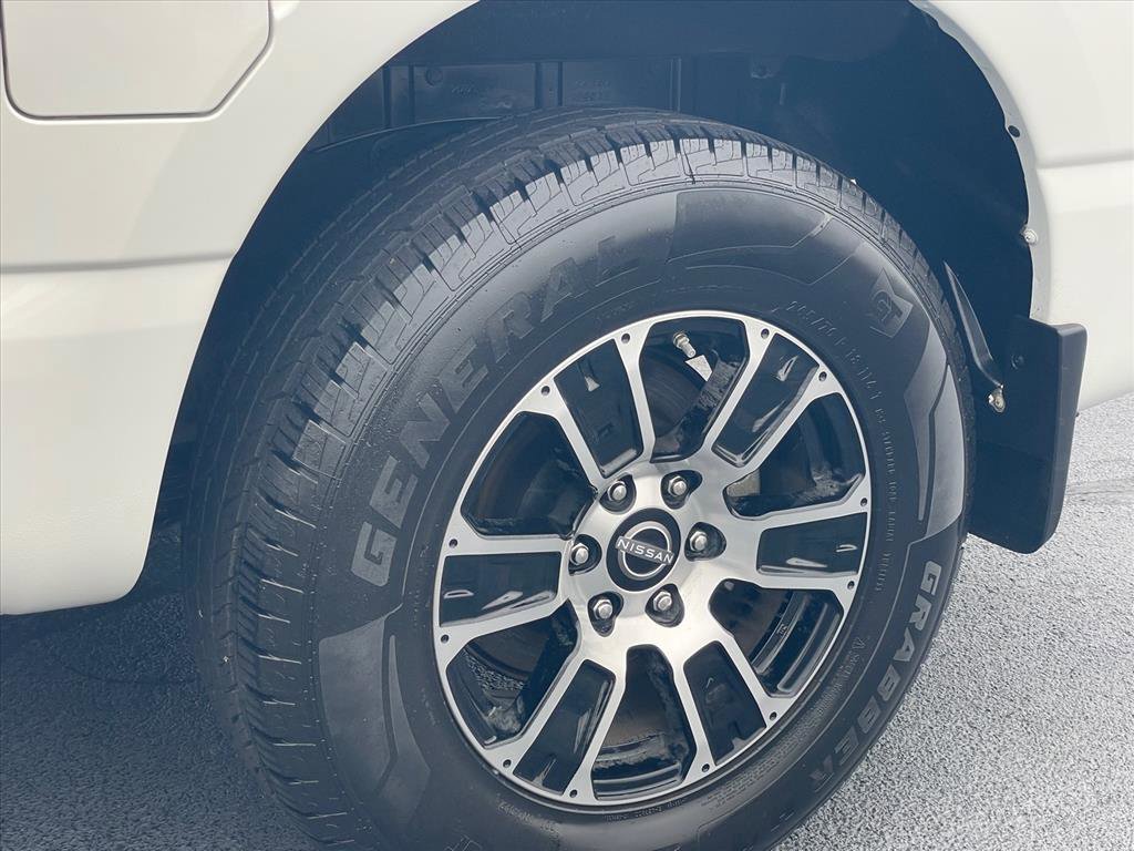 Used 2024 Nissan Titan SV image 27
