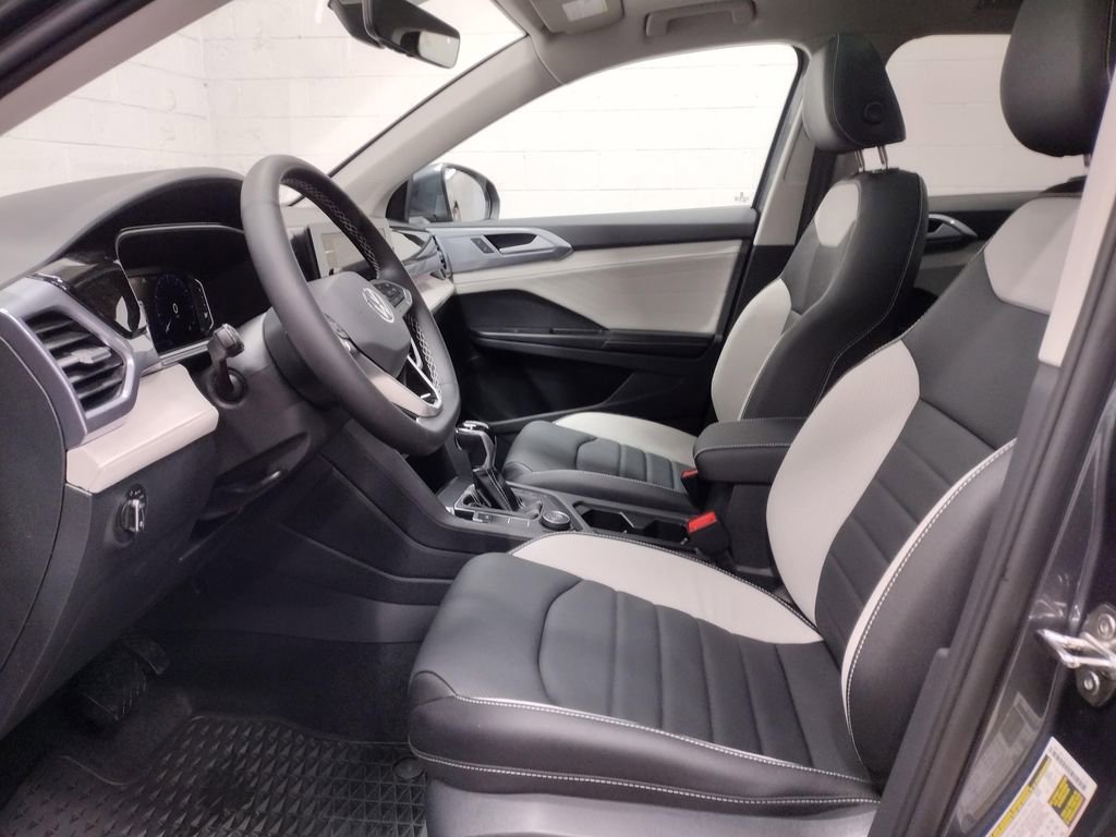 New 2025 Volkswagen Taos SEL image 22
