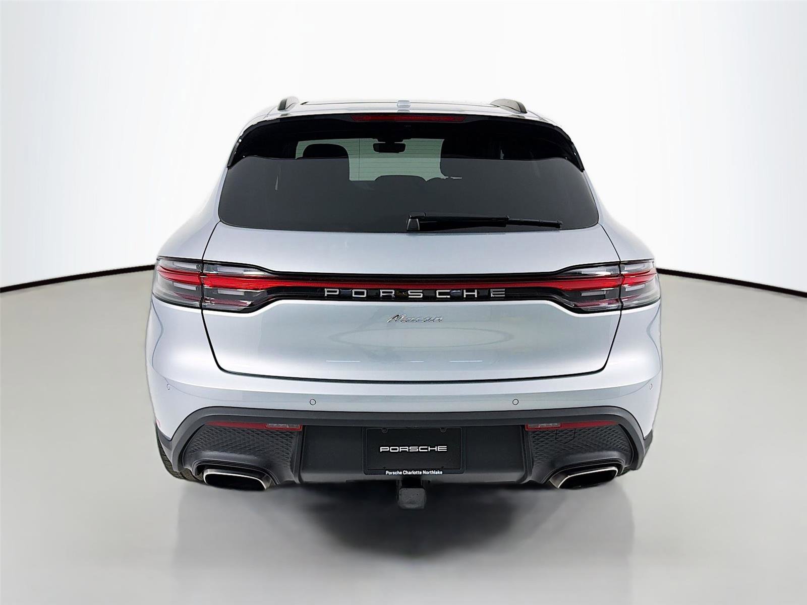 Certified 2025 Porsche Macan image 27