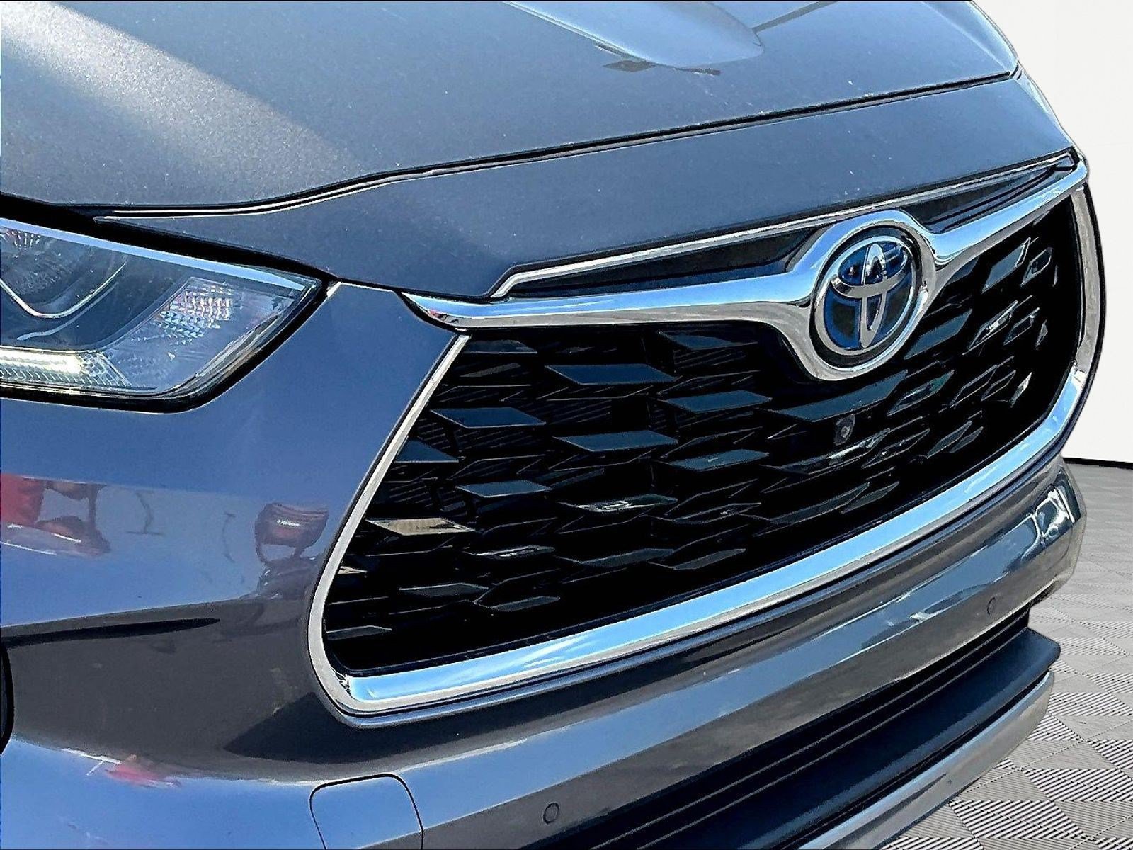 Used 2022 Toyota Highlander Platinum FWD image 34